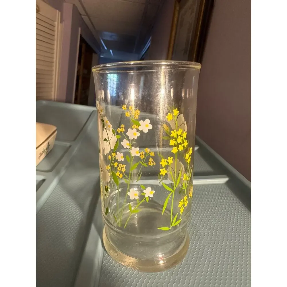 Vintage Hand‑Painted Glass Tumbler Floral Blossom Drinkware